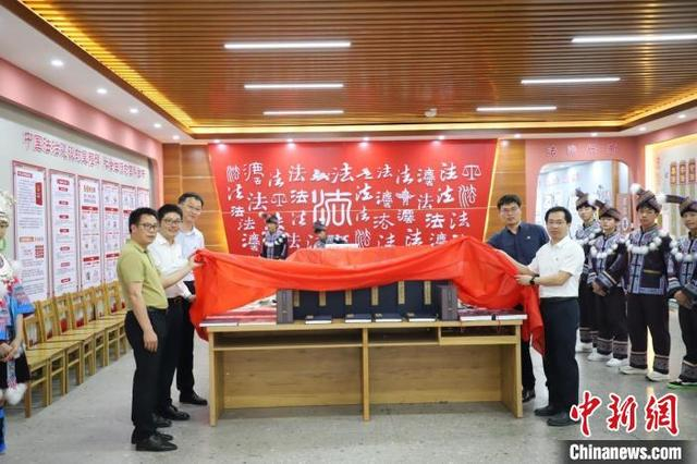 “翼启读”阅读空间揭幕仪式。西北工业大学出版社供图