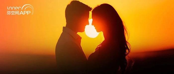 “男人突然打扮，就是有外遇”？结婚10年还有性吸引力的夫妻，都做对了这1点