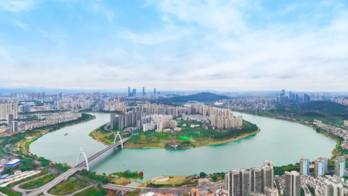 南宁主城区内，如此宽阔的江段屈指可数。实景图