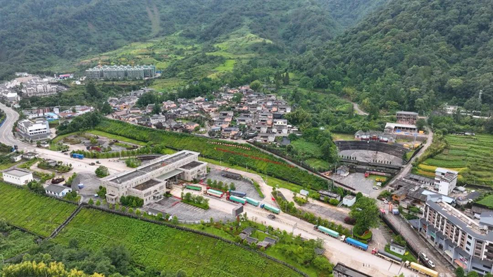 远眺猴桥国门新村，一片生机勃勃的繁荣景象。腾冲市融媒体中心 供图