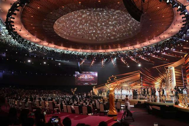 4月26日，第十五届北京国际电影节在北京怀柔雁栖湖国际会展中心闭幕。中青报·中青网见习记者 曹伟/摄