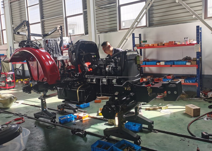 沙河镇一拖拉机厂家的车间