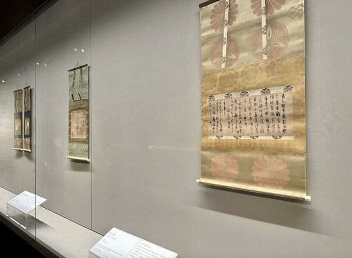 王羲之《丧乱帖》（唐摹本）展览现场。大阪市立美术馆
