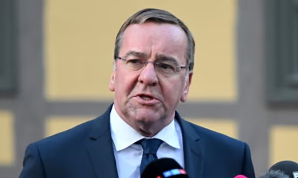 德国国防部长鲍里斯·皮斯托里乌斯 视频截图