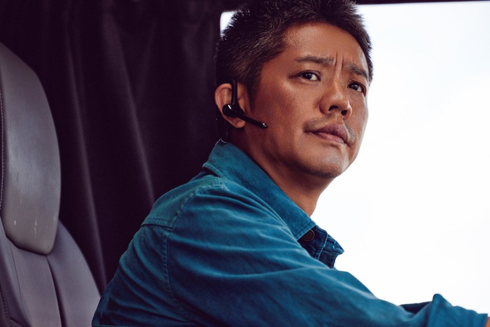 曾毅 饰 卡车司机赵天涯