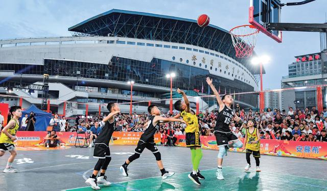 2024年7月6日，石家庄市全民三人制篮球联赛（小篮球组）。张晓峰 摄