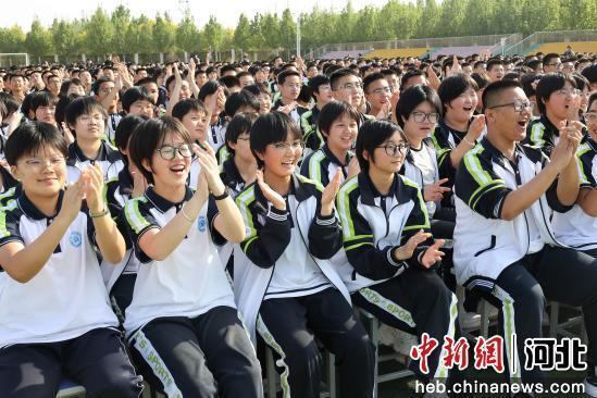 图为南宫中学音乐会现场。 田威 摄