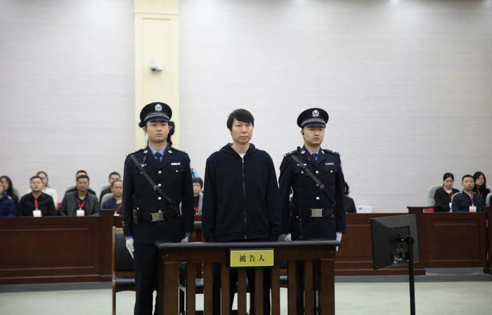 一审宣判时的李铁