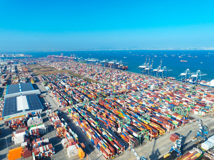 （南沙区集装箱码头。摄：罗仲贤）