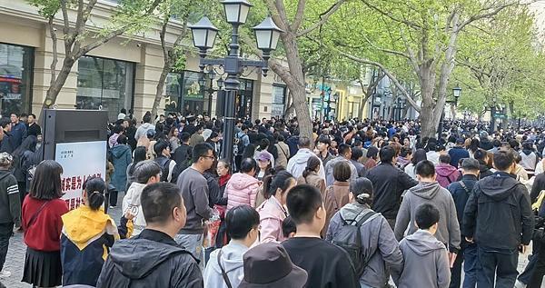 锐评｜大过节的，多些包容更从容