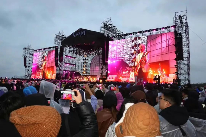 钦州三娘湾景区“沙滩摇滚音乐会”。图源：钦州发布