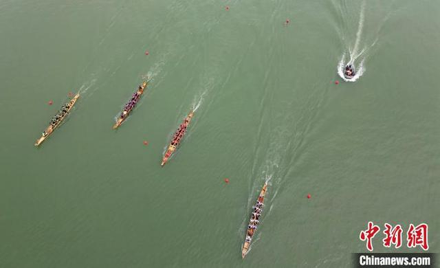 图为比赛现场。龚普康 摄