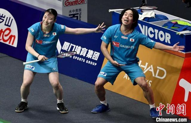图为日本混双选手绿川大辉/五十岚有纱2比0击败中国台北选手叶宏蔚/胡绫芳。中新社记者 王东明 摄