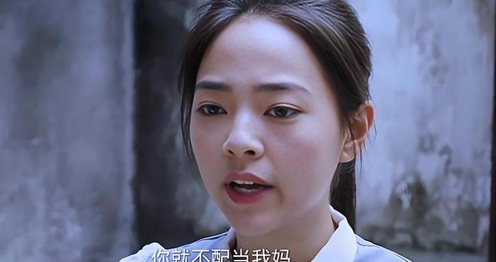 女人真正的成人礼，是挣脱母亲不幸福的代际诅咒