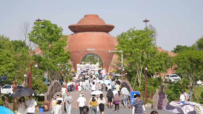 安陶小镇迎来开街以来最大客流量