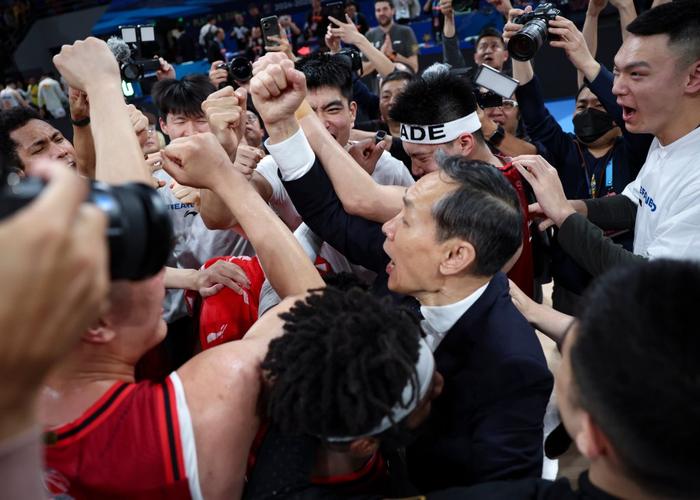 许利民。