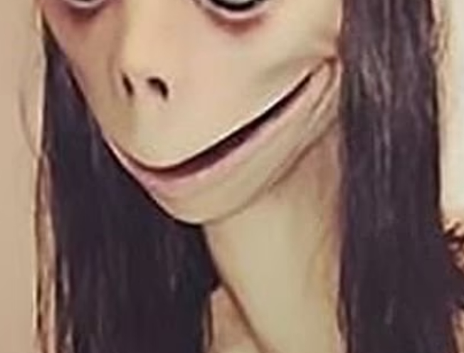 尖锐的嘴巴,鸟一样的双腿,这个名为momo的可怕生物成了无数孩子的噩梦