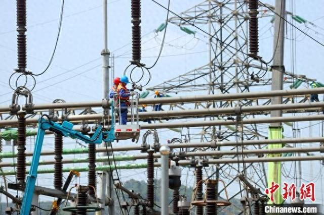 检修现场。国网宁波供电公司 供图