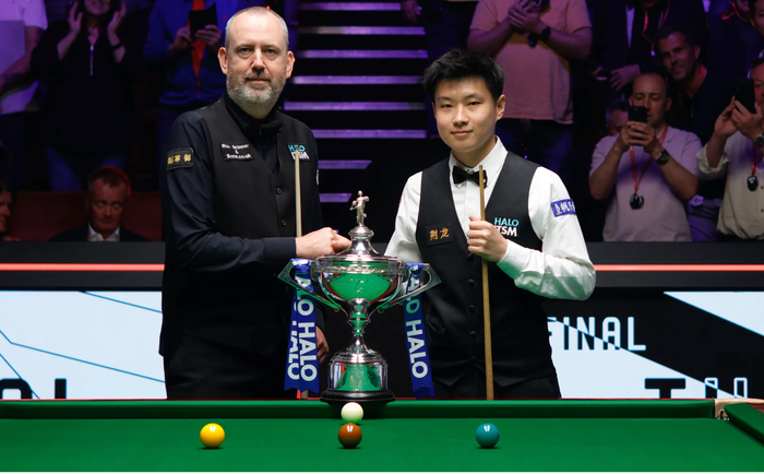 赵心童战胜威廉姆斯，中国选手首夺世锦赛冠军。 图/世界斯诺克巡回赛