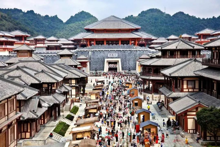 都匀秦汉影视城。资料图