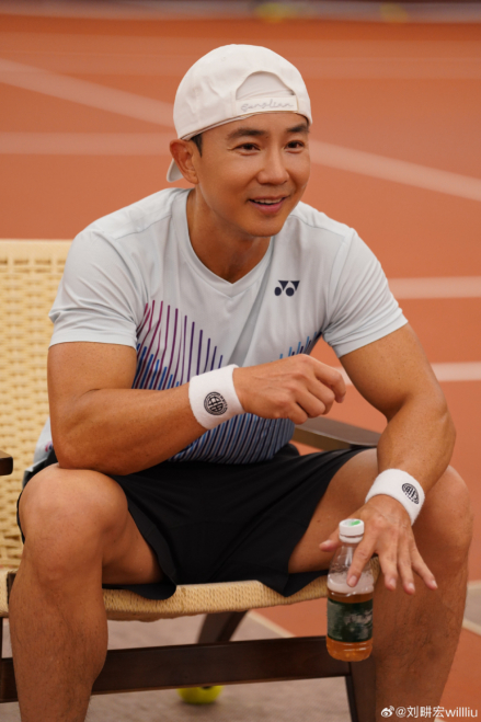 来源：中国新闻网、南方都市报、话匣子