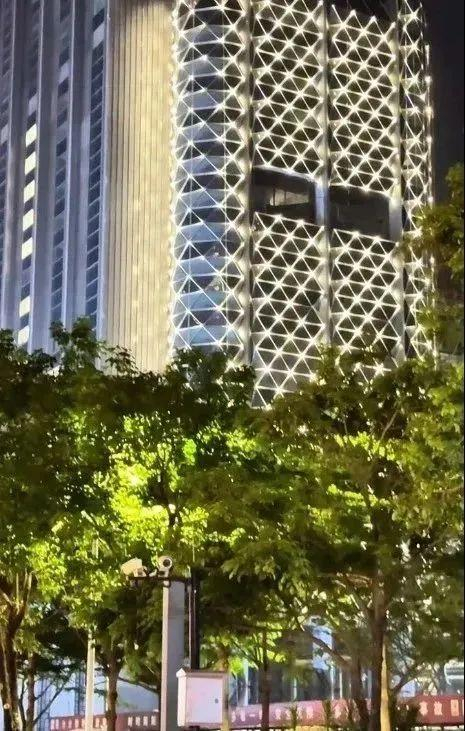 正式亮灯！深圳388米新地标来了__财经头条__新浪财经