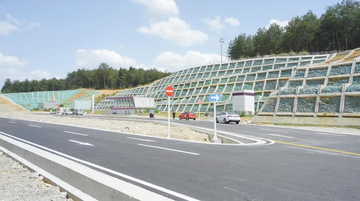 贵阳轨道交通S1线皂角坝站周边道路条件提质升级。