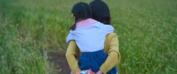 当妈妈说「不用可怜妈妈」，就是对女儿最好的托举
