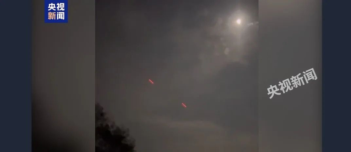 当地时间5月10日晚，印控克什米尔地区再次传出爆炸声。图源：央视新闻