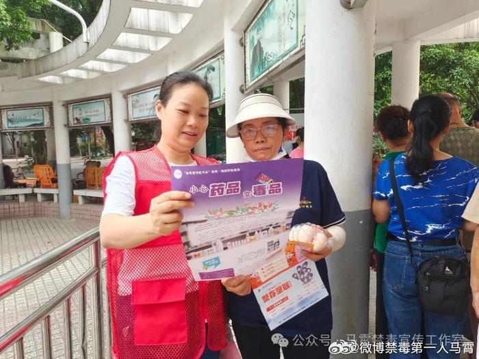 忘却年龄，糊糊涂涂地生活，每日寻觅顺心之事，让自己快乐起来
