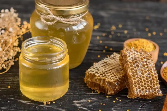 老年人蜂蜜(老年人蜂蜜水怎样喝,一天喝多少???) 老年人蜂蜜(老年人蜂蜜水怎样喝,一天喝多少???)