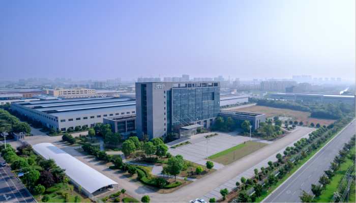 双臂太阳能路灯：引领智慧城市新风尚