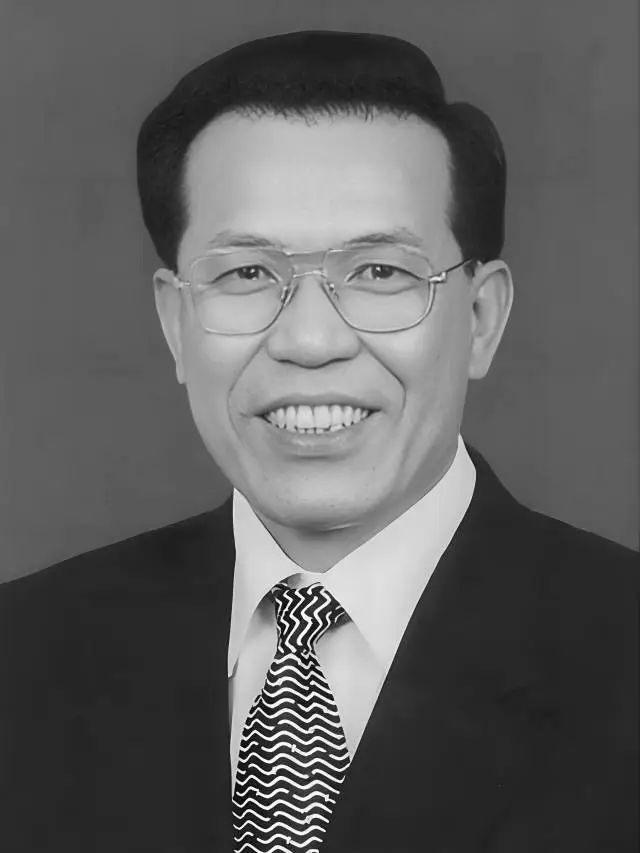 卢瑞华同志遗像。图源：南方日报