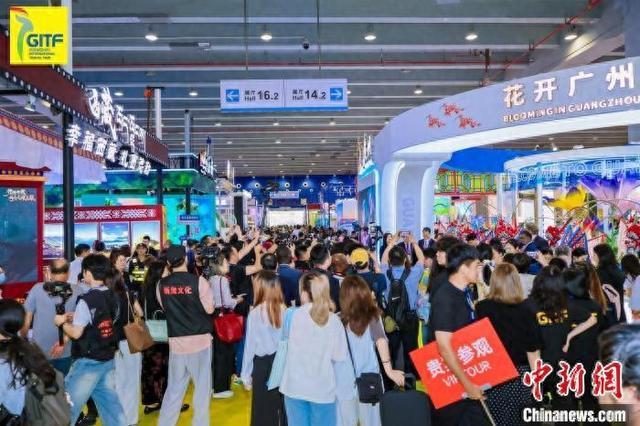 第三十三届广州国际旅游展览会开幕。程景伟 摄