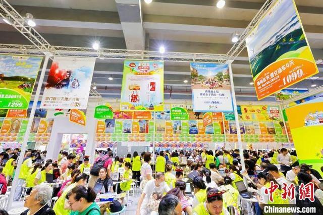 展会现场人气旺盛。程景伟 摄