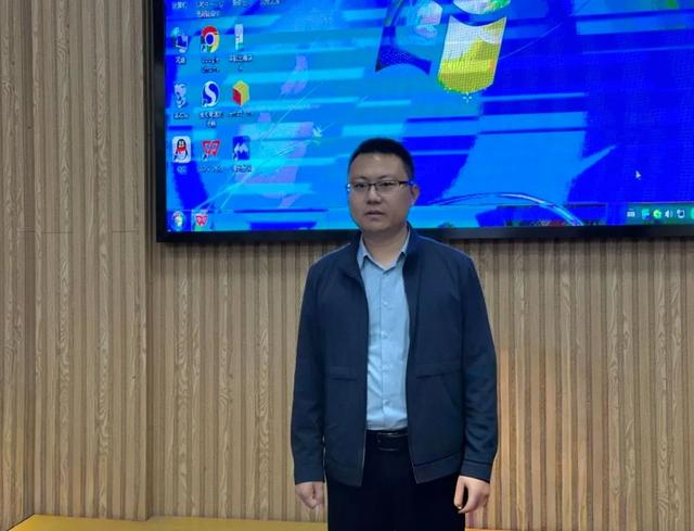 时任剪市镇党委书记周鹏 资料图