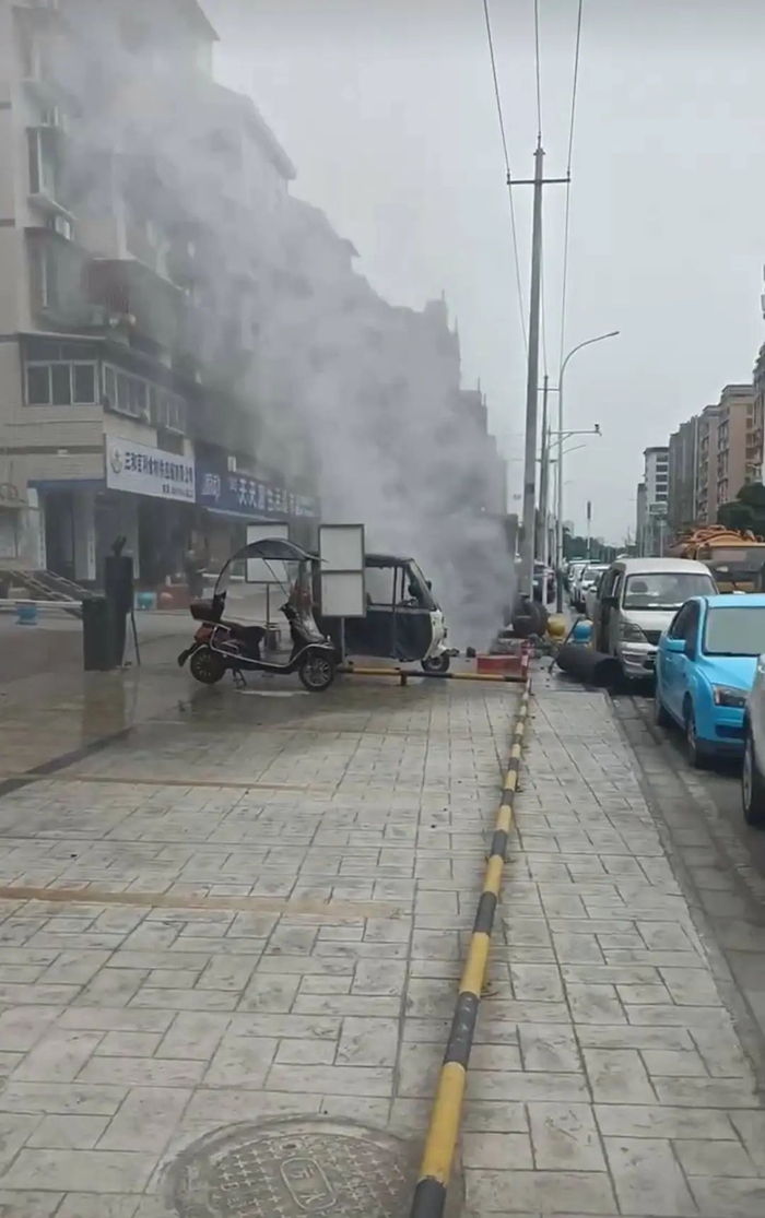 △5月14日天然气喷发画面视频截图（图源网络）