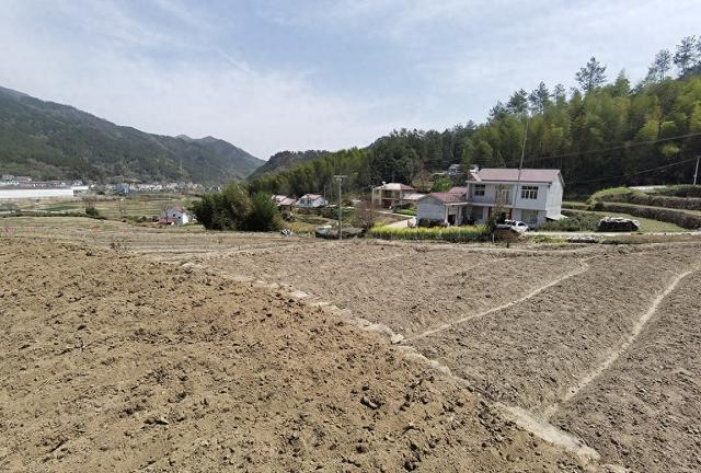 2025年4月5日，安徽省六安市，霍山县上土市镇古佛堂村干涸严重。视觉中国 资料图