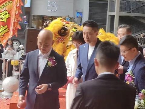 汪小菲马筱梅大婚挨桌敬酒，二婚不减排场，豪掷千金宠妻真好男人