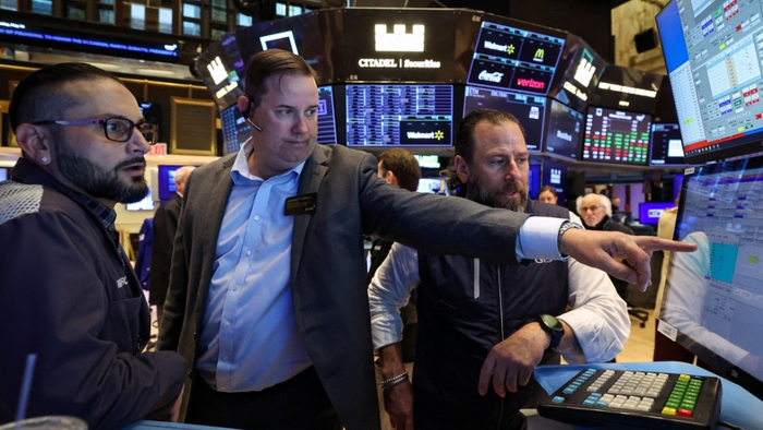 5月14日，交易员在美国纽约证券交易所交易大厅工作。新华社&nbsp;图