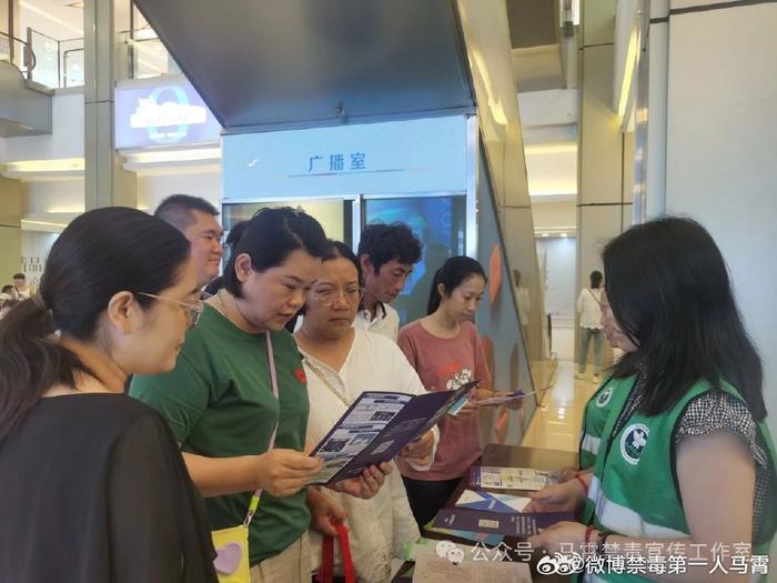 清晨的一句问候，带来真挚的满满祝福！祝你每天平平安安、每日顺心如意！