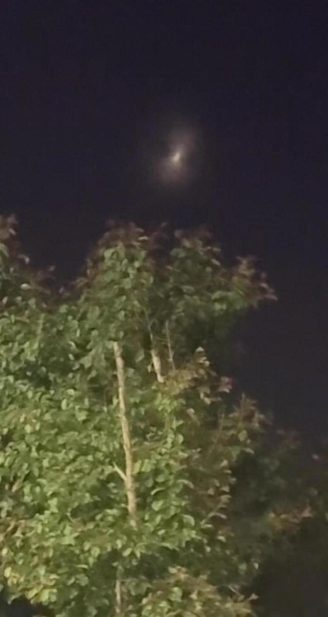 网友xerman拍下的不明飞行物。