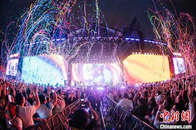 图为麻园诗人“此站麻园”昆明巡演现场。主办方 供图