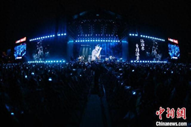 图为麻园诗人乐队“此站麻园”昆明巡演现场。主办方 供图