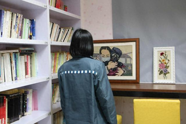 张怡在上海女子监狱服刑。 澎湃新闻记者 邓玲玮 摄