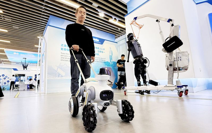 智慧导盲犬展示。新京报记者 王贵彬 摄