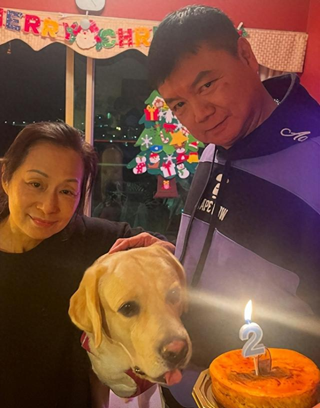 艾威和妻子Lisa 资料图 图源：港媒
