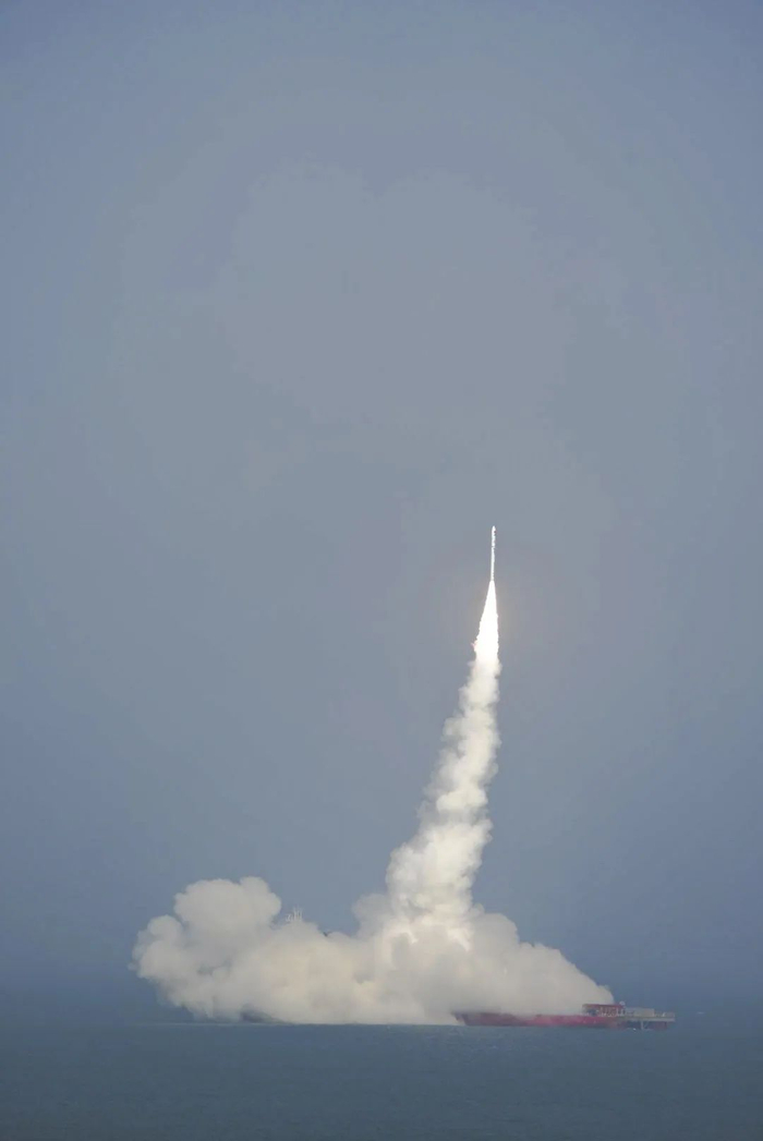 火箭发射升空 安子豪、刘晨摄