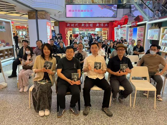 活动现场互动热烈。