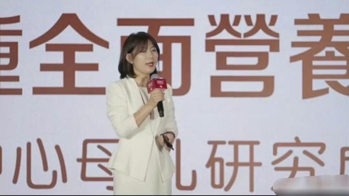 金领冠全球发布会在港举行，新品奶粉亮相